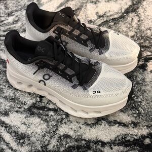 New size 7 on Cloud Running Monochrome Athletic Shoes